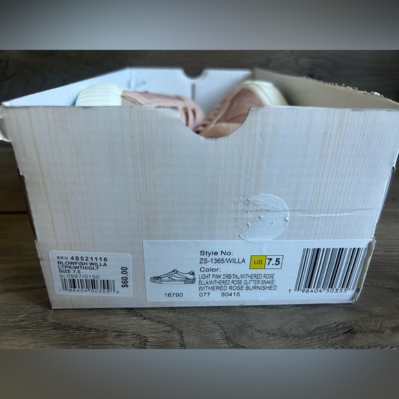 NWT Blowfish Malibu Willa Sneaker Shoes Light Pink Rose Size 7.5 - Picture 3 of 6